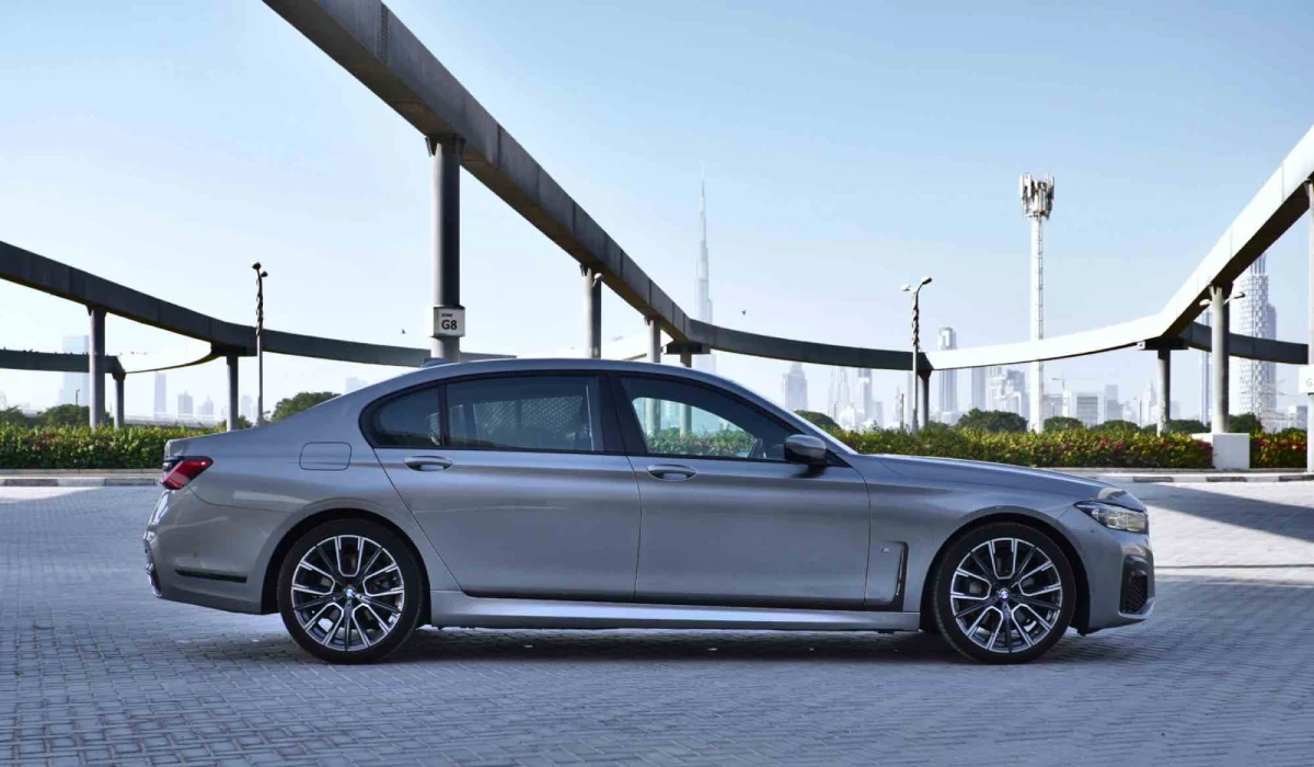 Rent Bmw Series 7  2022 in Dubai , UAE 