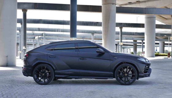 Rent Lamborghini Urus BLACK 2022 in Dubai , UAE 