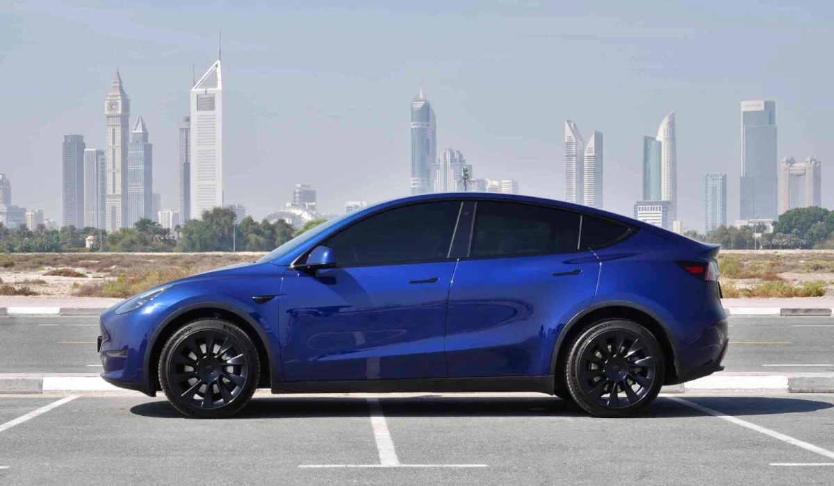 Rent Tesla Model 3 BLUE 2022 in Dubai , UAE 