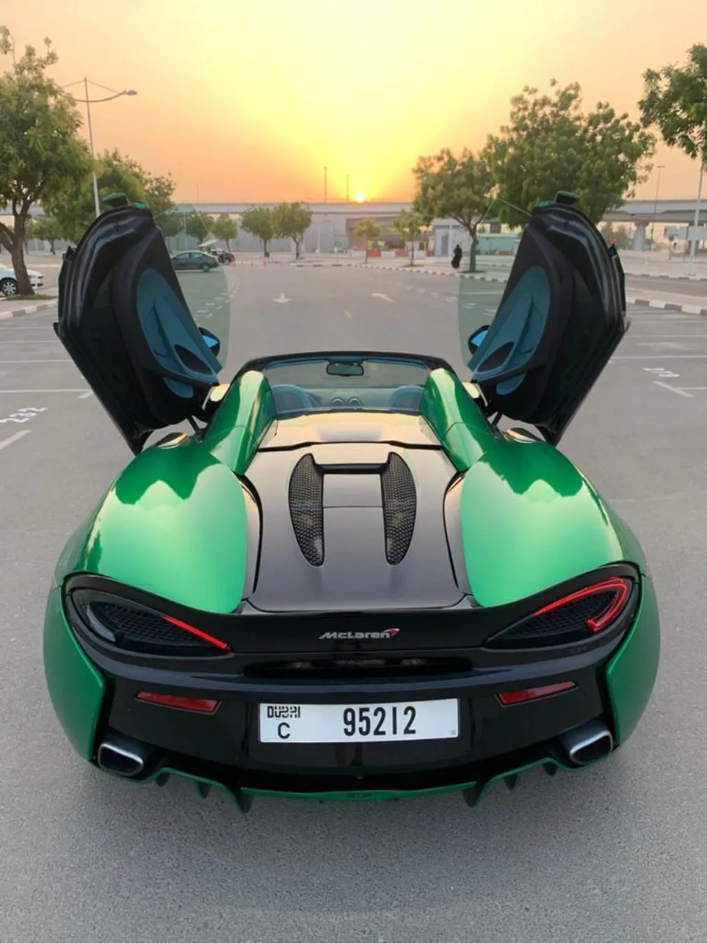 Rent McLaren Gt GREEN 2022 in Dubai , UAE 