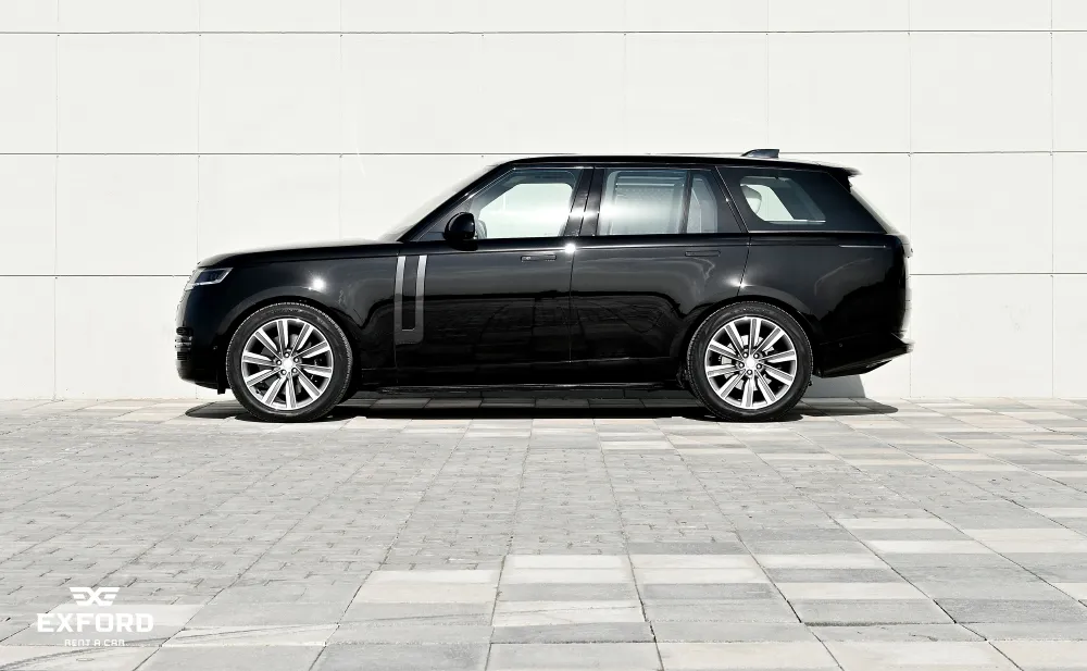 Rent Range-Rover Vogue BLACK 2022 in Dubai , UAE 