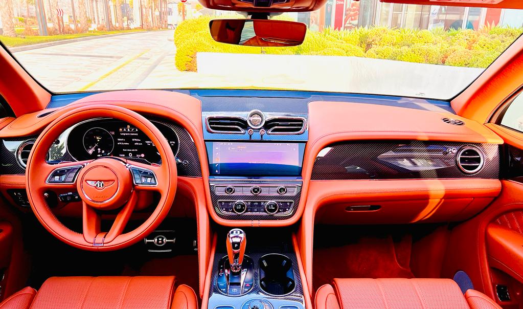 Rent Bentley Bentayga BLACK 2022 in Dubai , UAE 
