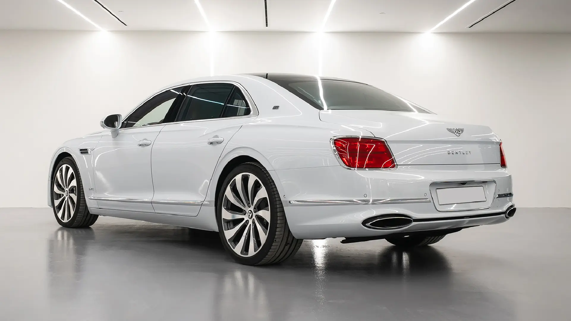 Rent Bentley Flying spur WHITE 2023 in Dubai , UAE 