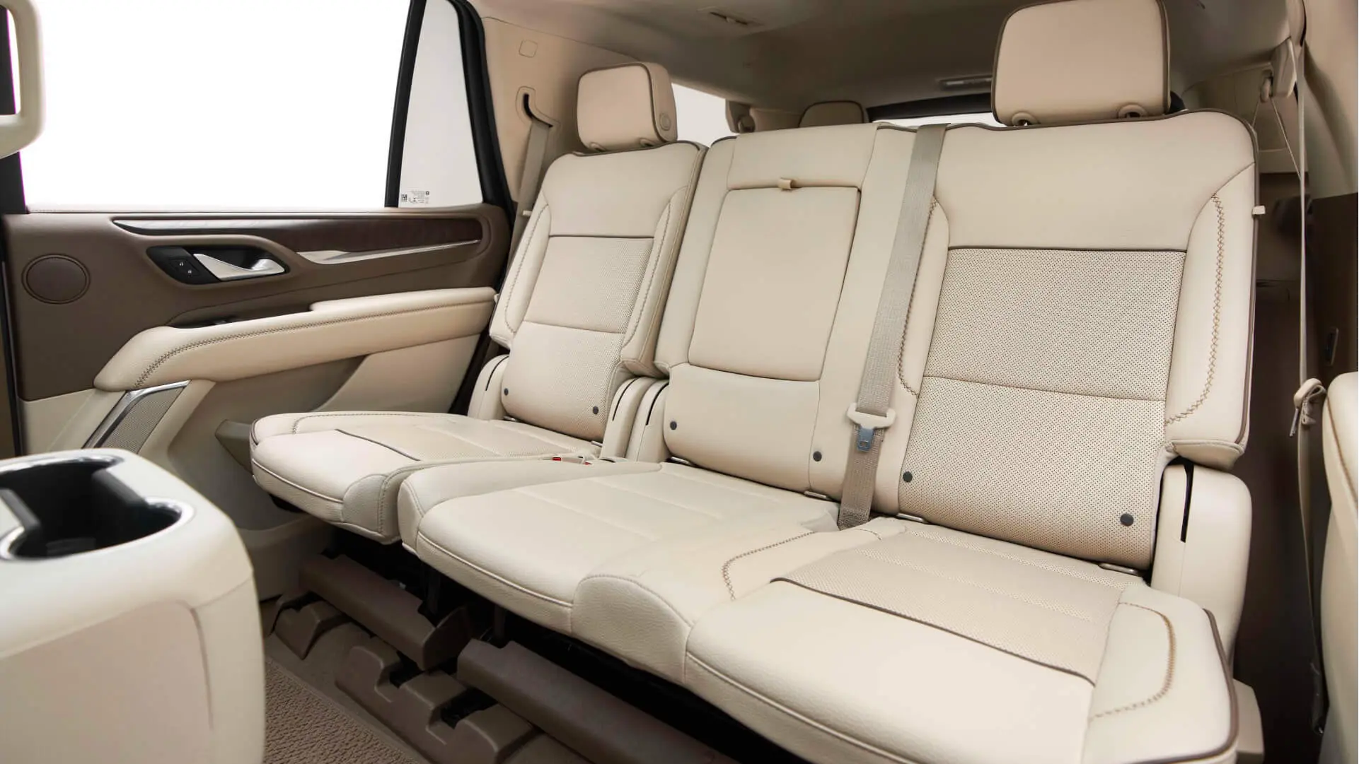 Rent GMC Yukon BLACK 2024 in Dubai , UAE 