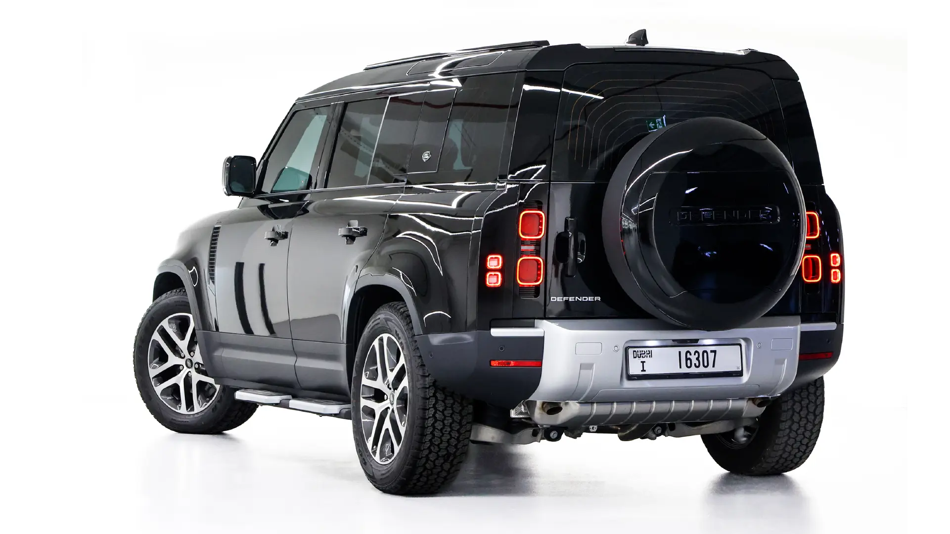 Rent Range-Rover Defender BLACK 2024 in Dubai , UAE 