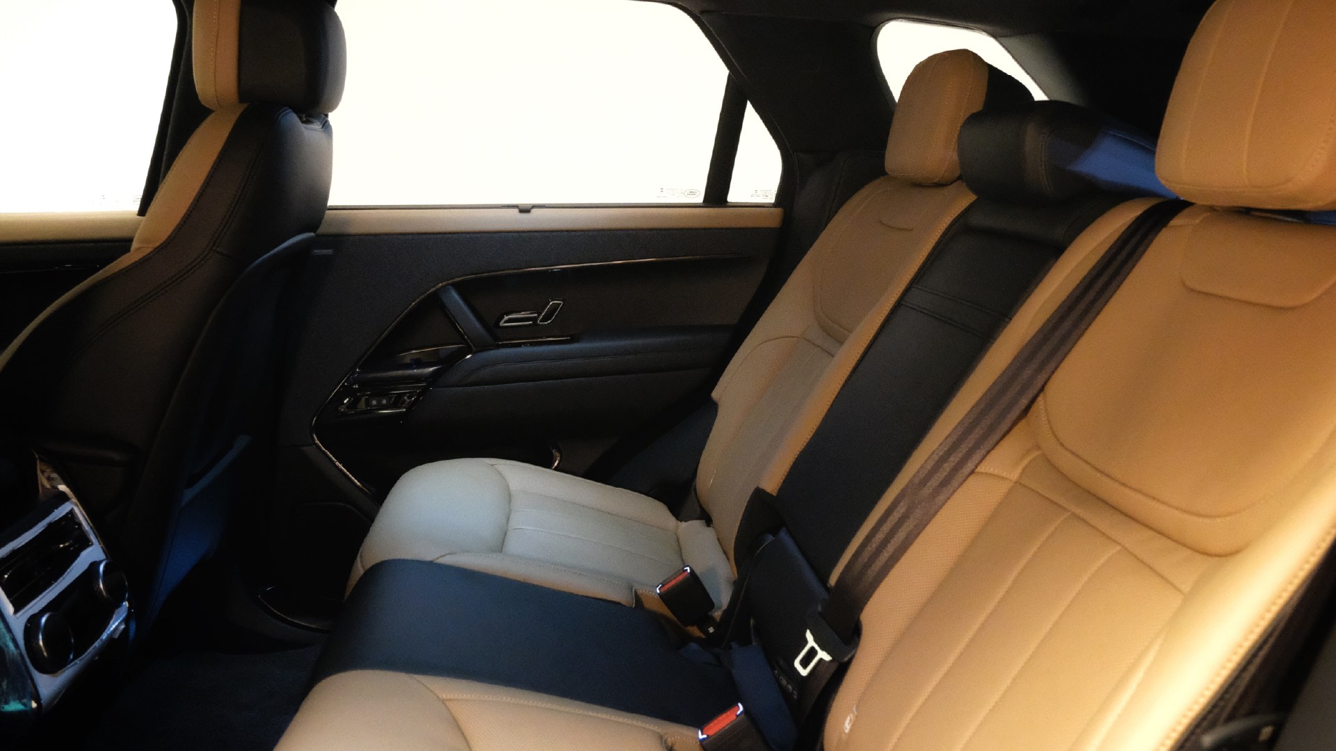 Rent Range-Rover Sport BLACK 2024 in Dubai , UAE 
