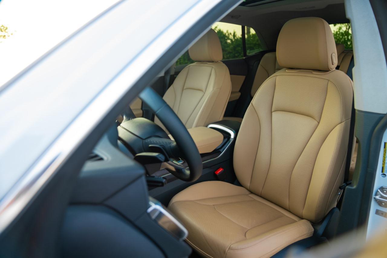Rent Audi R8 WHITE 2023 in Dubai , UAE 