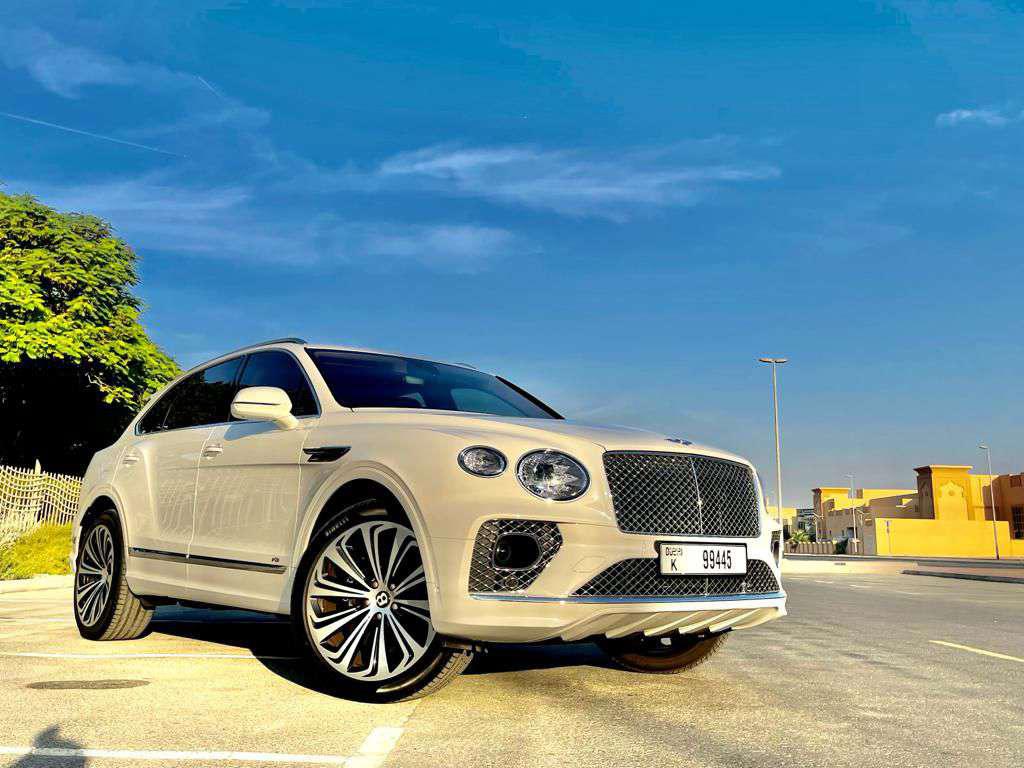 Rent Bentley Bentayga WHITE 2022 in Dubai , UAE 