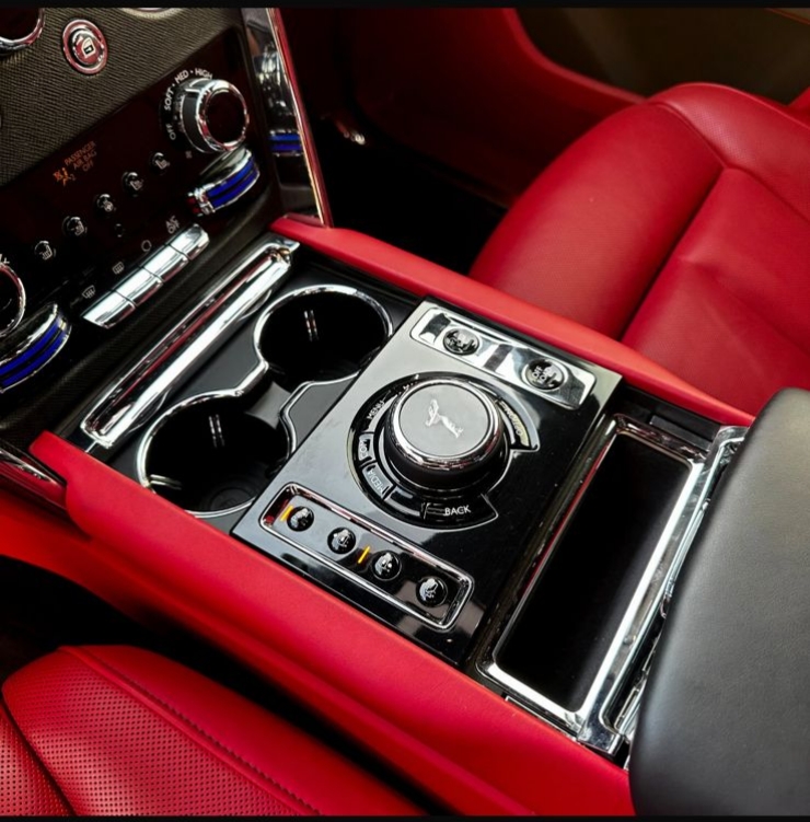 Rent Rolls-Royce Cullinan WHITE 2024 in Dubai , UAE 
