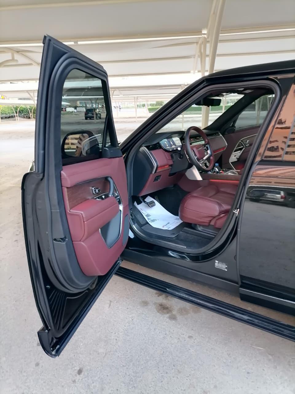 Rent Range-Rover Vogue BLACK 2024 in Dubai , UAE 