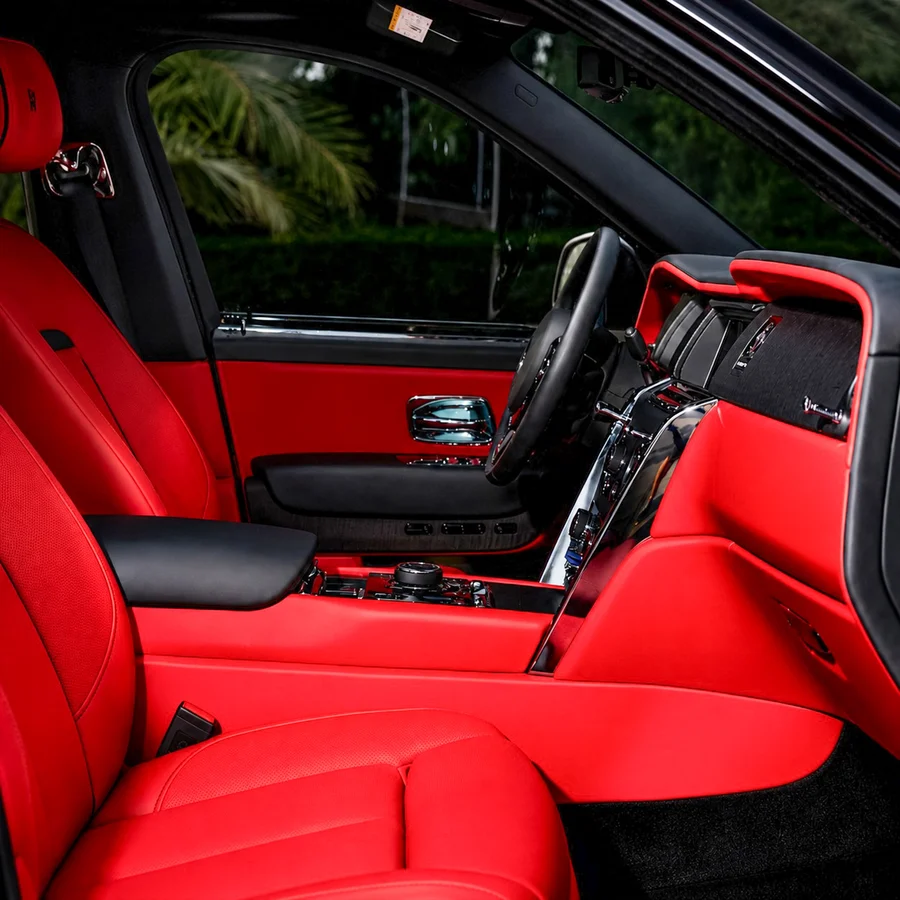 Rent Cullinan BLACK 2025 with chauffeur in Dubai , UAE 