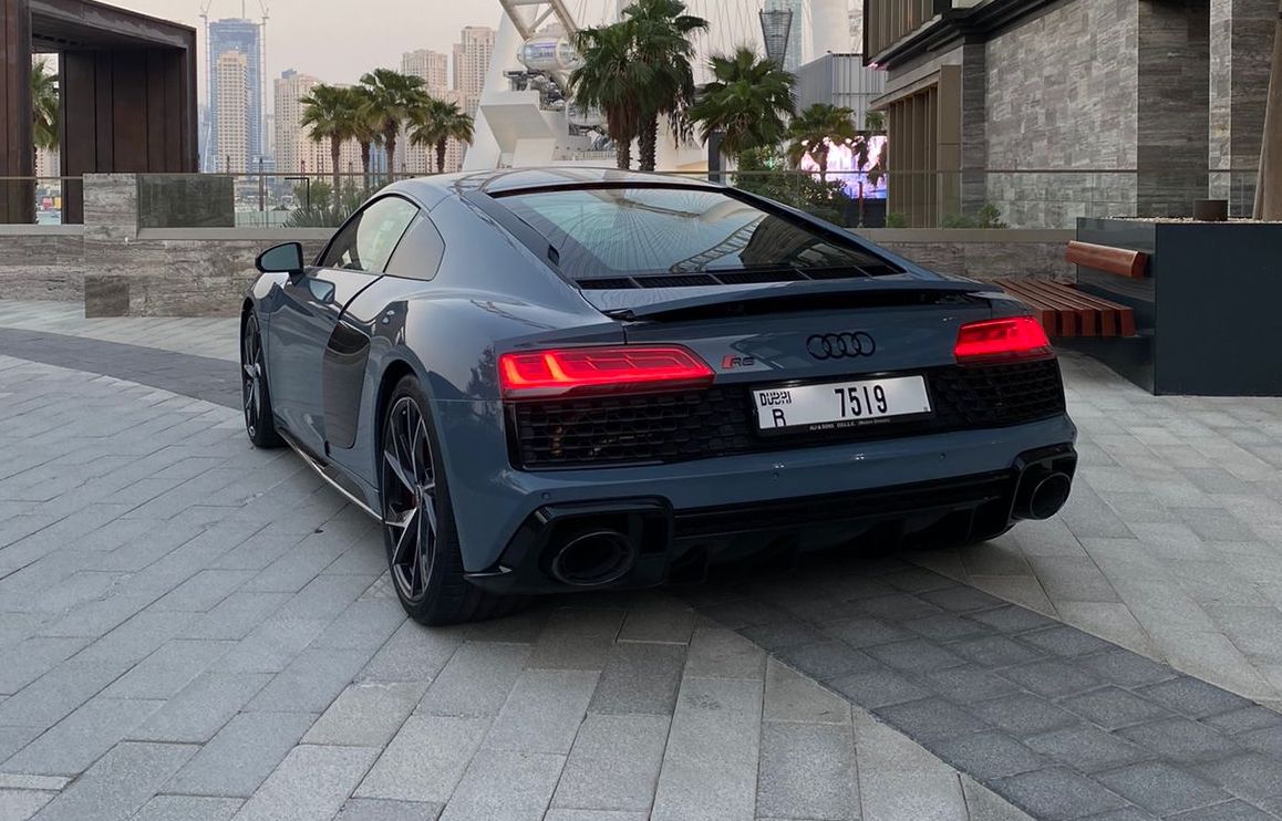 Rent Audi R8  2021 in Dubai , UAE 