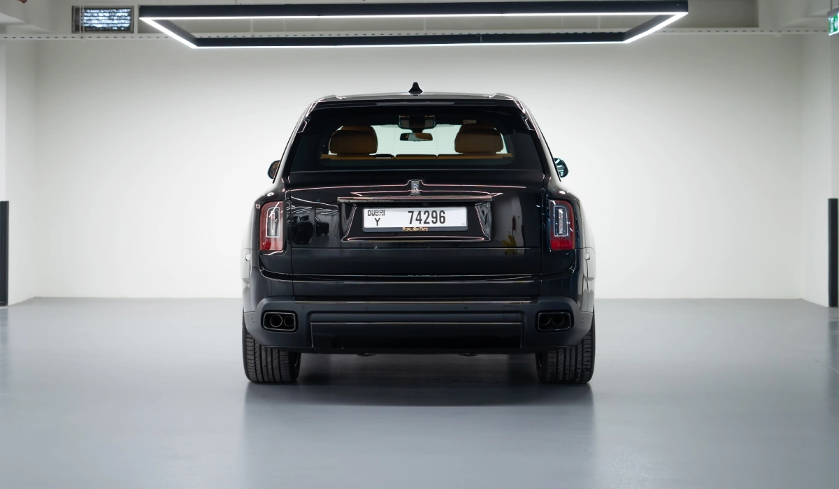 Rent Rolls-Royce Cullinan BLACK 2022 in Dubai , UAE 