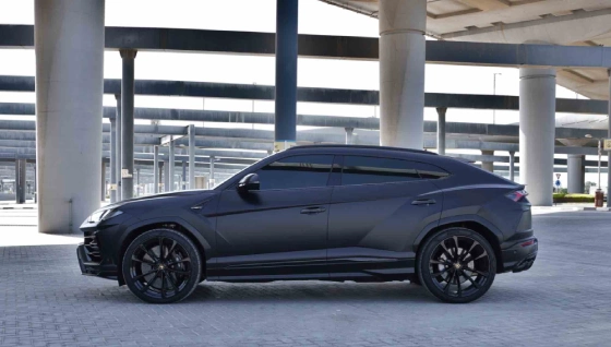 Rent Lamborghini Urus BLACK 2022 in Dubai , UAE 