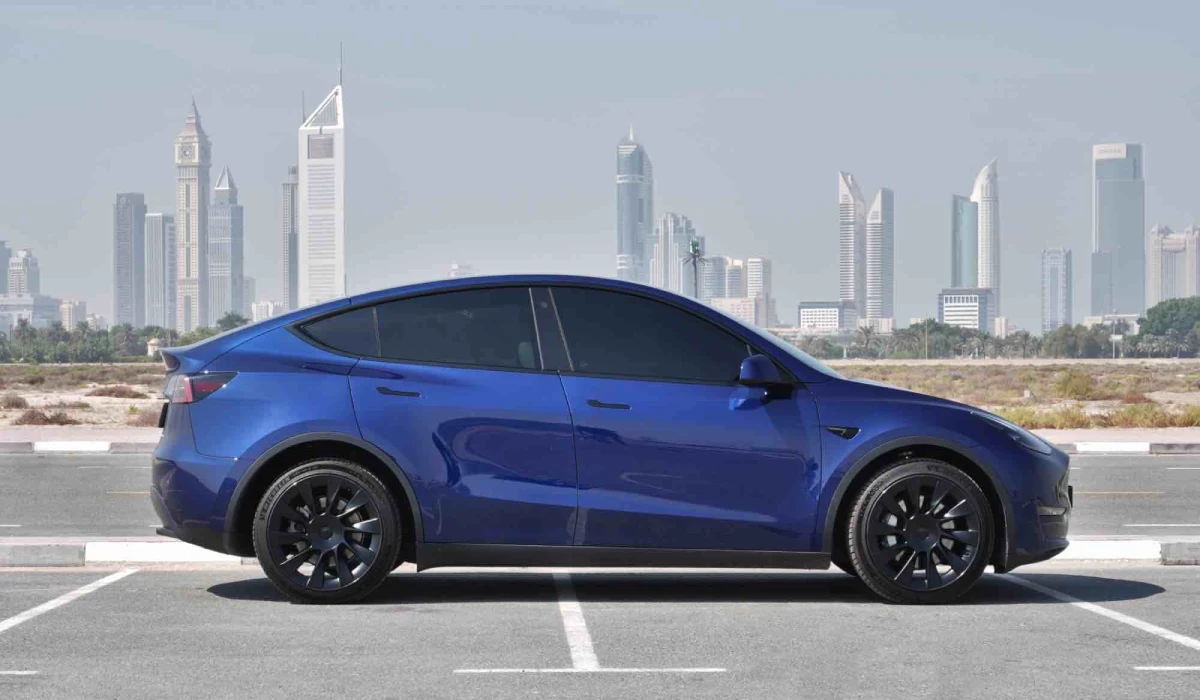 Rent Tesla Model 3 BLUE 2022 in Dubai , UAE 