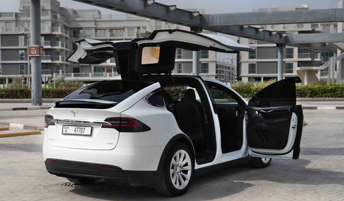 Rent Tesla Model x WHITE 2022 in Dubai , UAE 