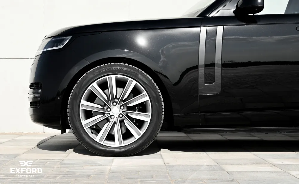 Rent Range-Rover Vogue BLACK 2022 in Dubai , UAE 