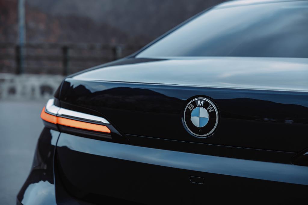 Rent Bmw Series 7 BLACK 2023 in Dubai , UAE 