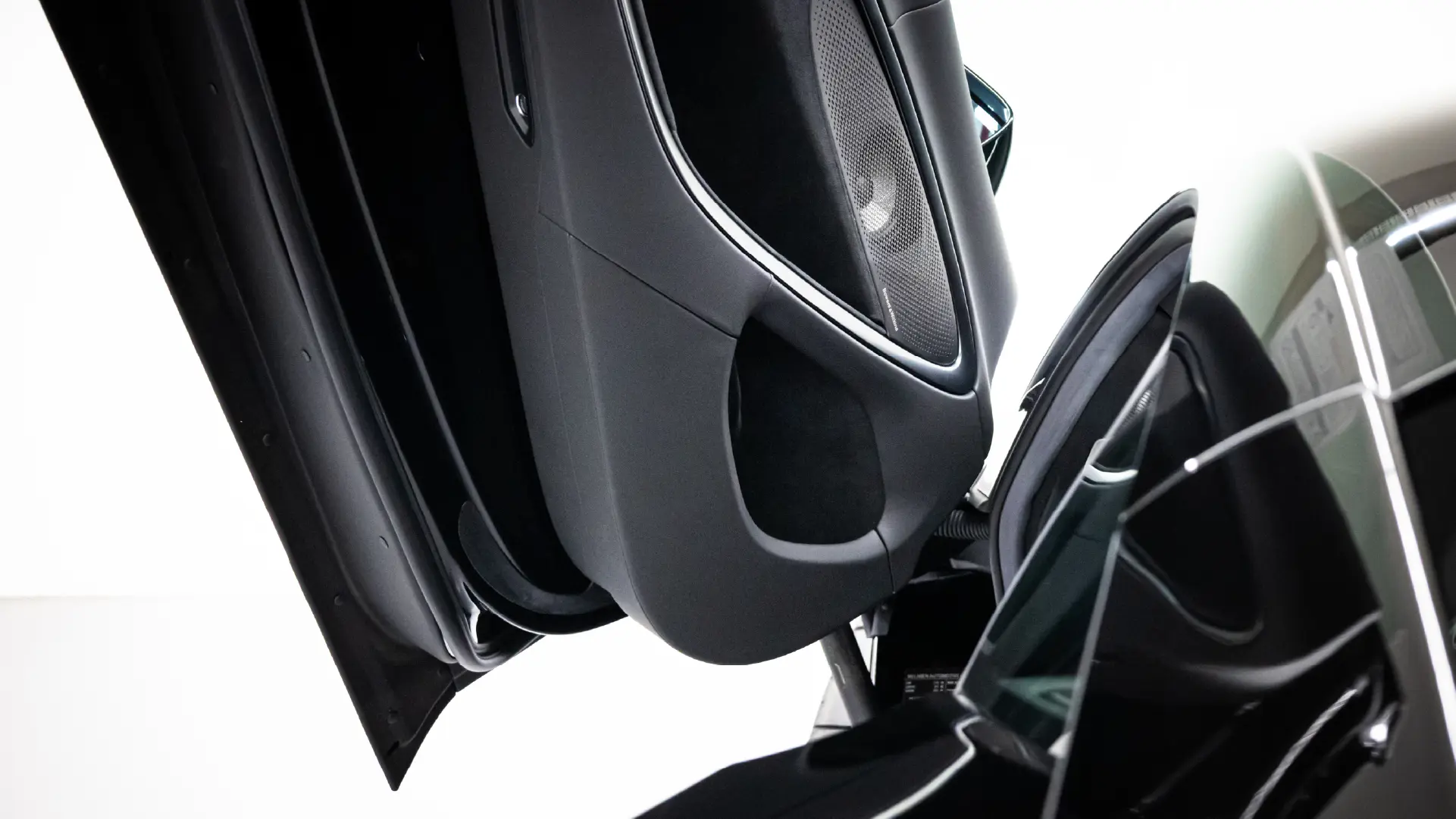 Rent McLaren Artura BLACK 2024 in Dubai , UAE 
