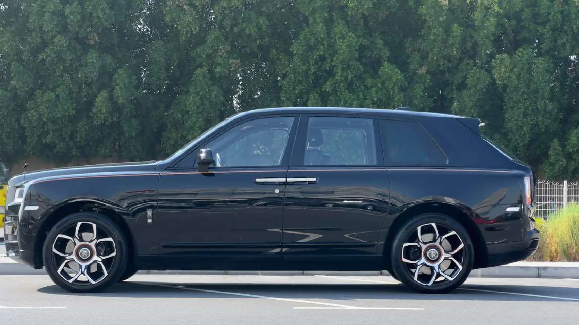 Rent Rolls-Royce Cullinan BLACK 2022 in Dubai , UAE 