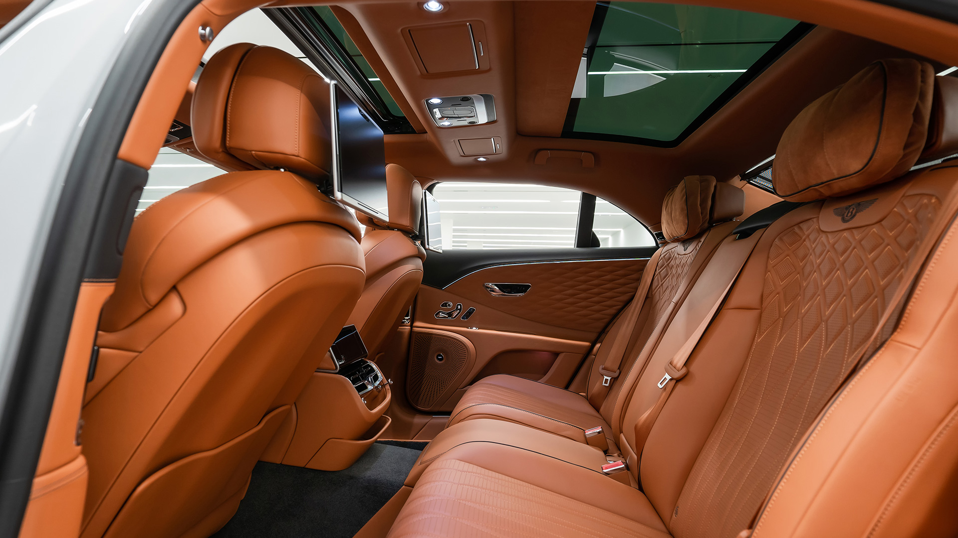 Rent Bentley Flying spur WHITE 2023 in Dubai , UAE 