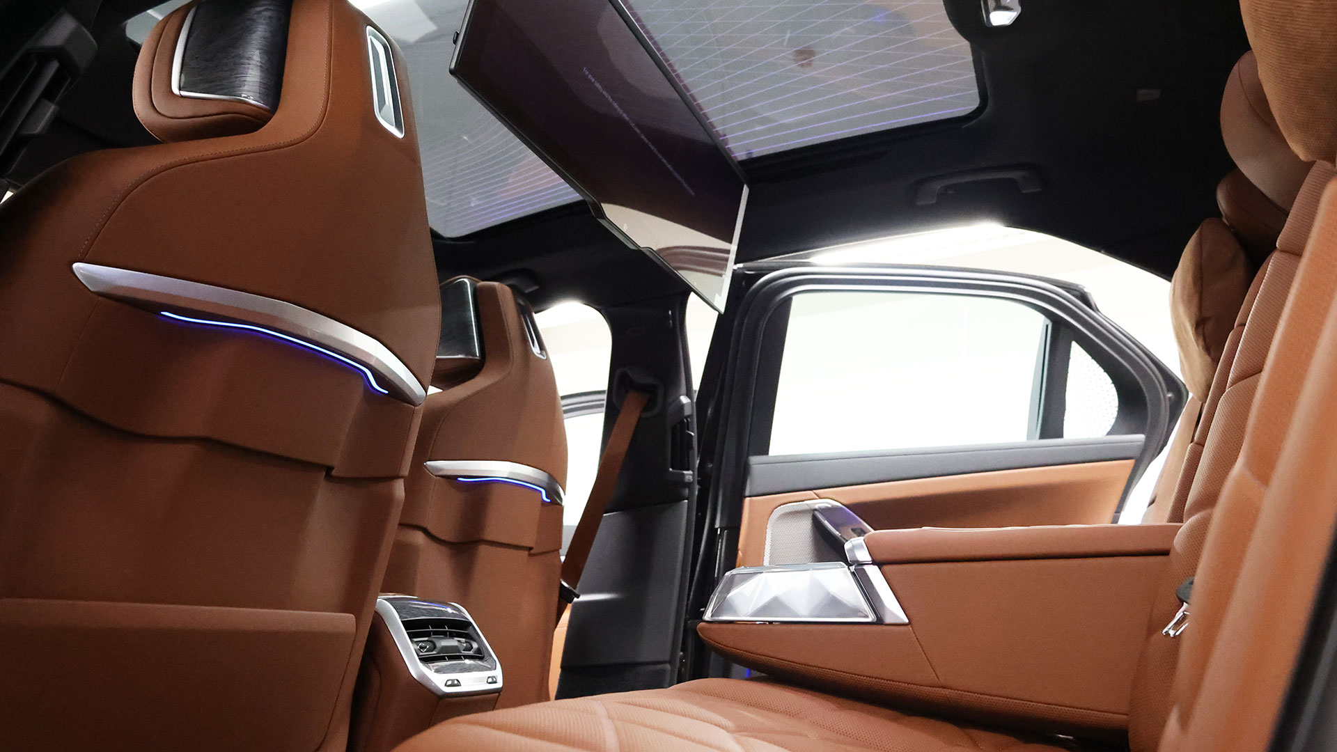 Rent Bmw Series 7 BLACK 2024 in Dubai , UAE 