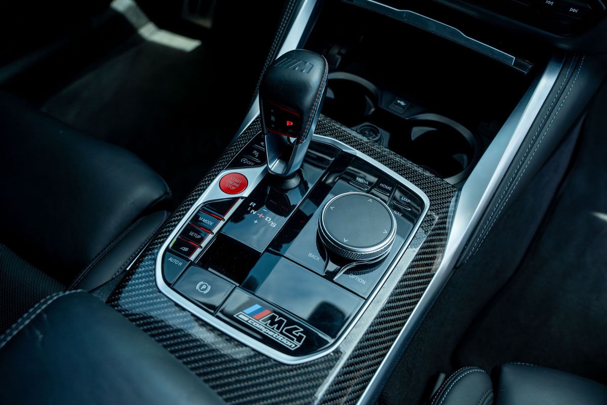 Rent Bmw Series m GOLDEN 2022 in Dubai , UAE 