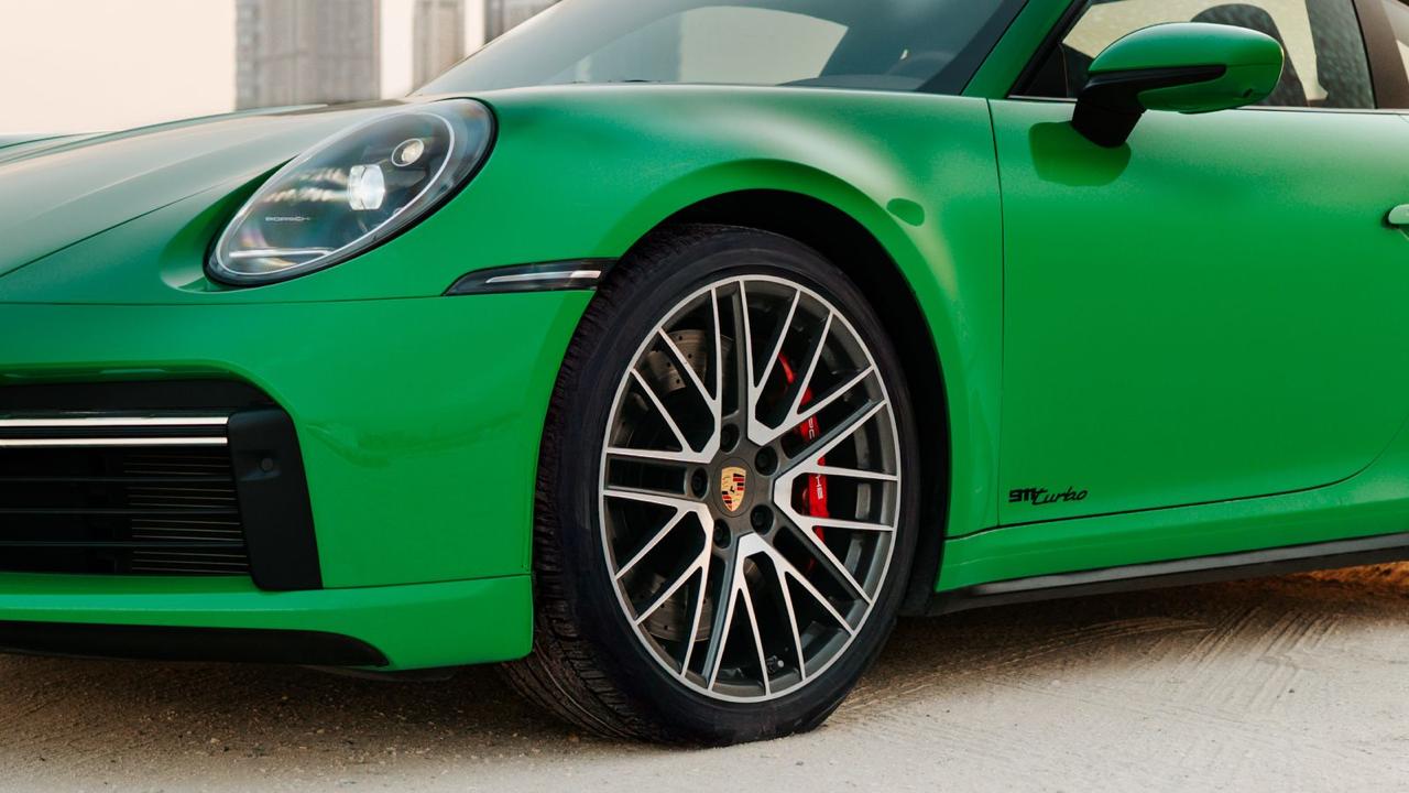 Rent Porsche 911 GT3 RS GREEN 2024 in Dubai , UAE 