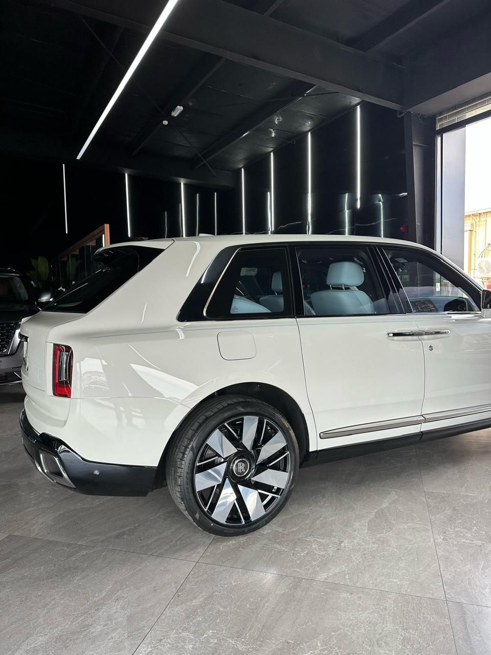 Rent Rolls-Royce Cullinan WHITE 2025 in Dubai , UAE 