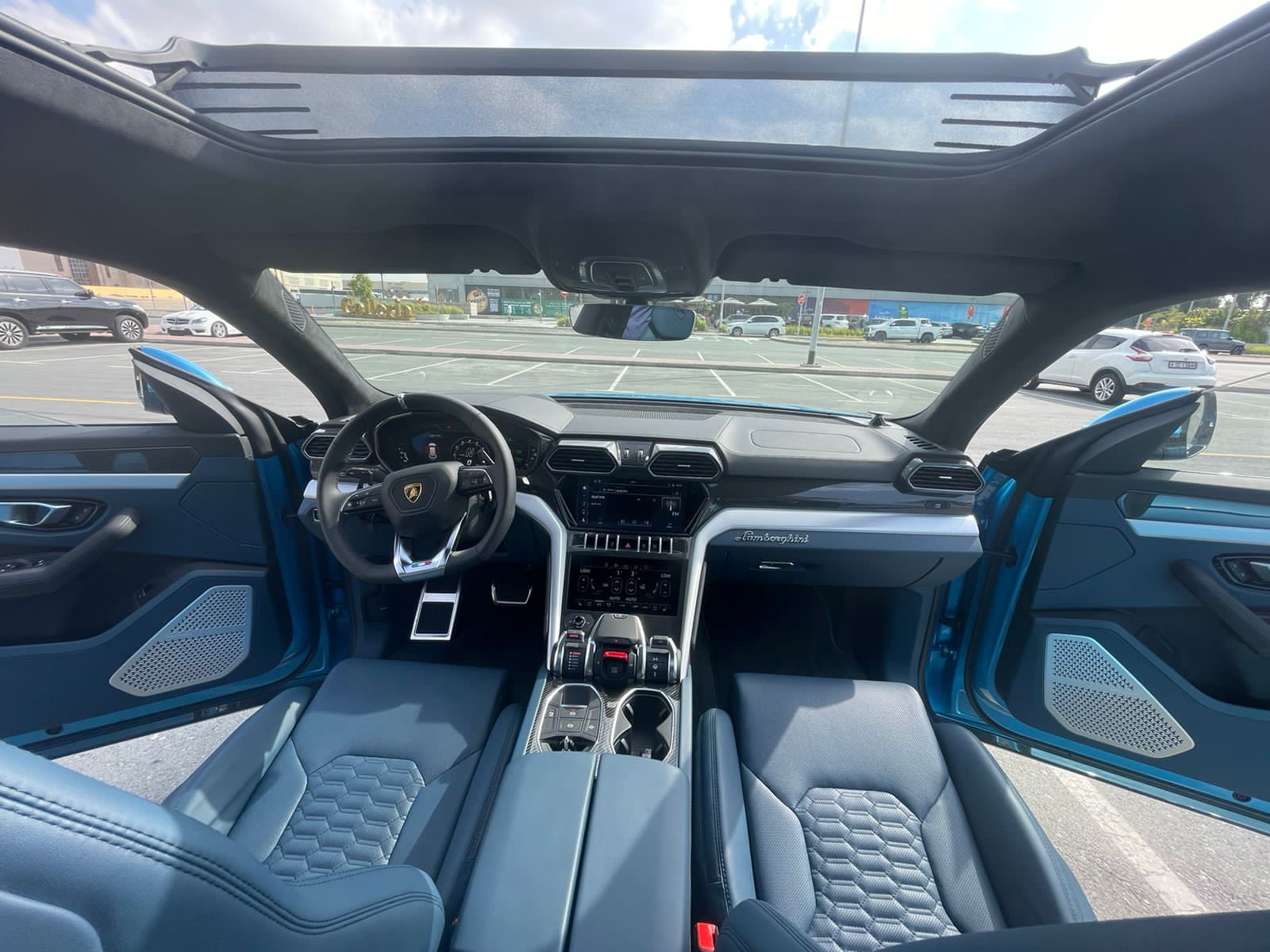 Rent Lamborghini Urus BLUE 2022 in Dubai , UAE 