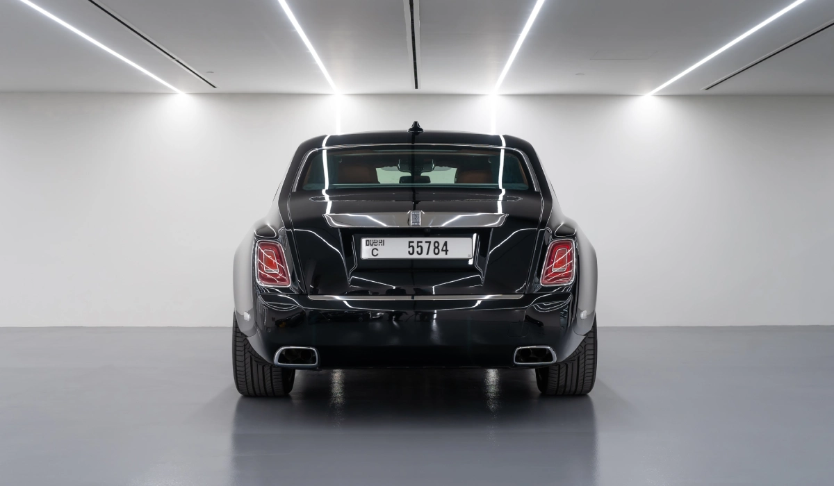 Rent Rolls-Royce Phantom BLACK 2022 in Dubai , UAE 