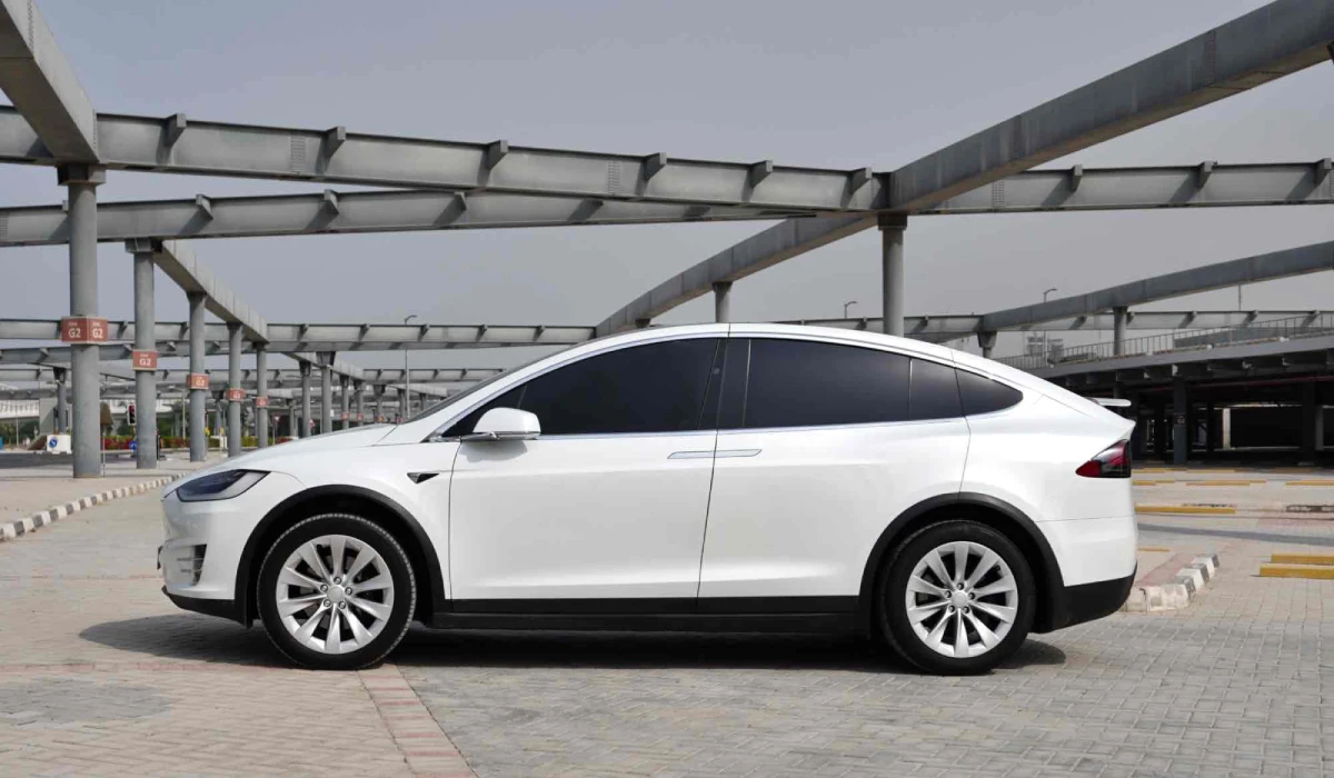 Rent Tesla Model x WHITE 2022 in Dubai , UAE 