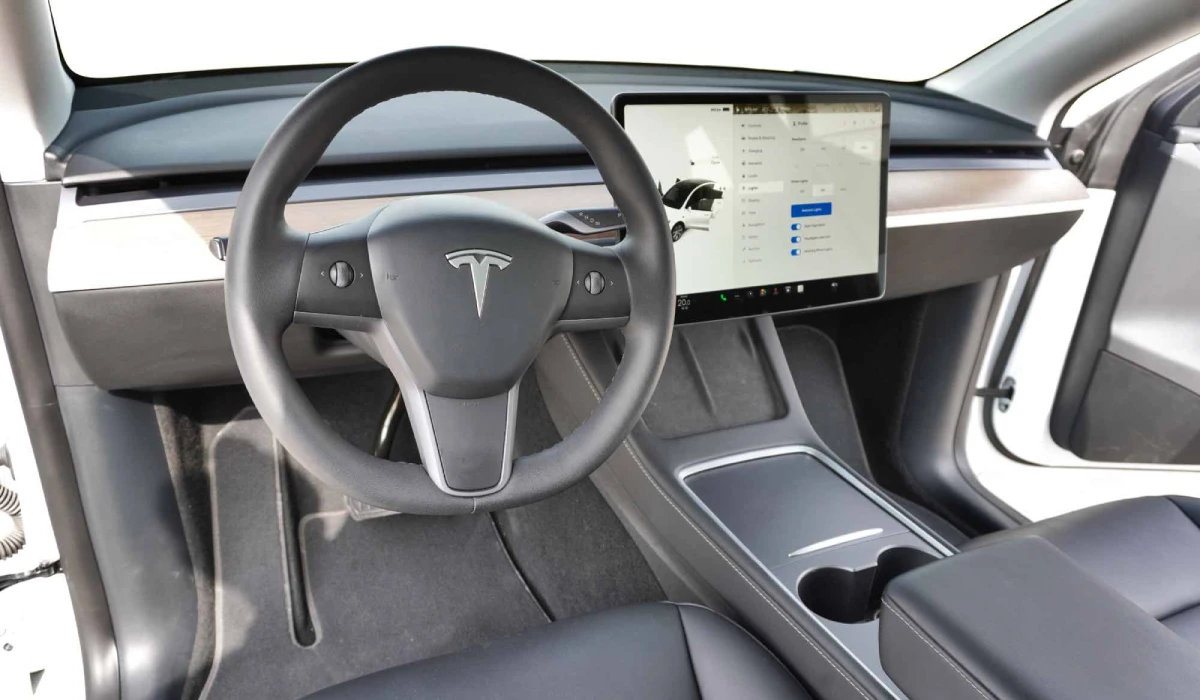 Rent Tesla Model 3 WHITE 2022 in Dubai , UAE 