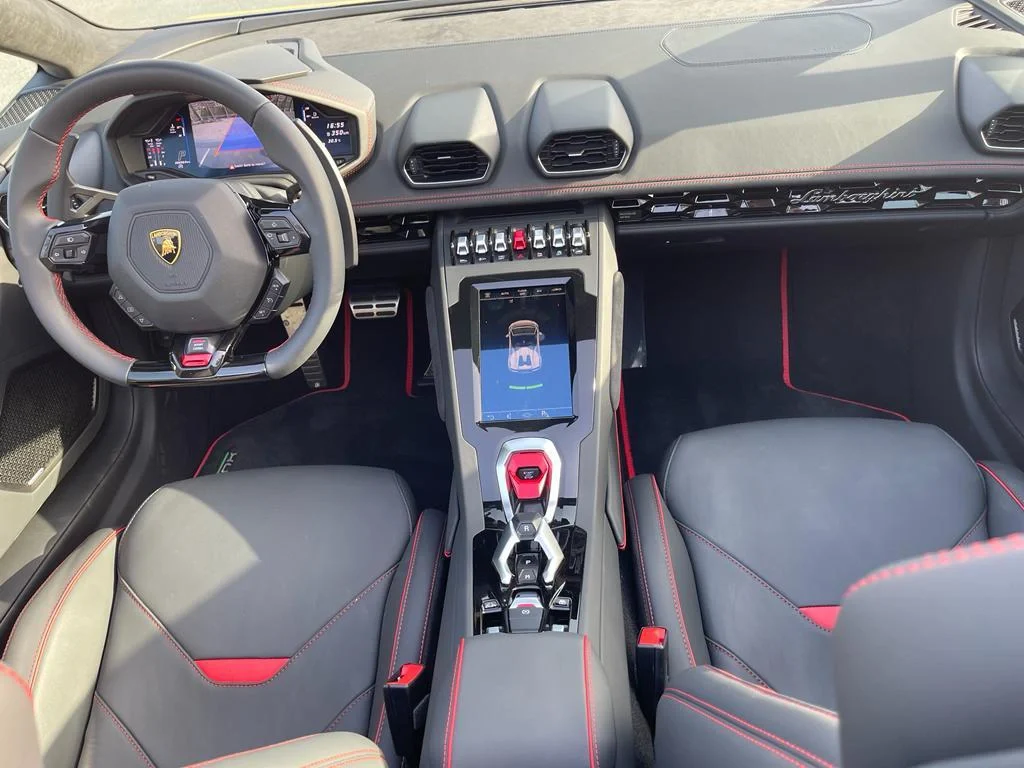 Rent Lamborghini Huracan  2022 in Dubai , UAE 