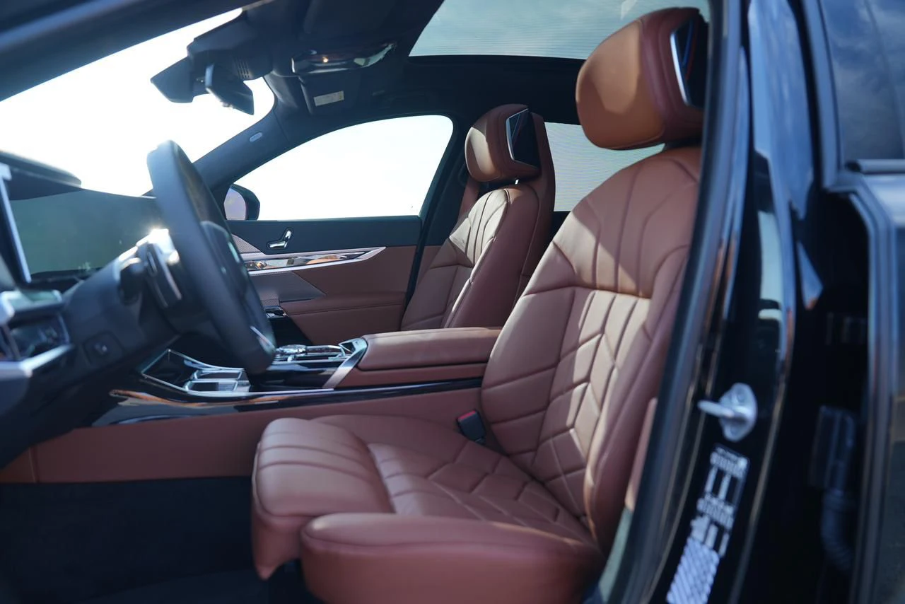 Rent Bmw Series 7 BLACK 2023 in Dubai , UAE 