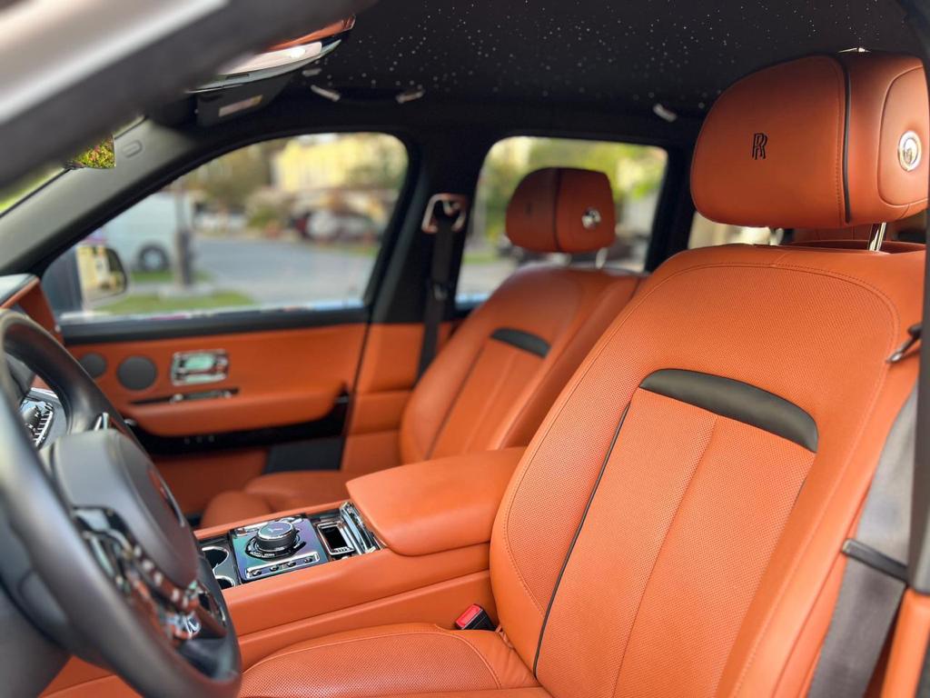 Rent Rolls-Royce Cullinan GREY 2022 in Dubai , UAE 