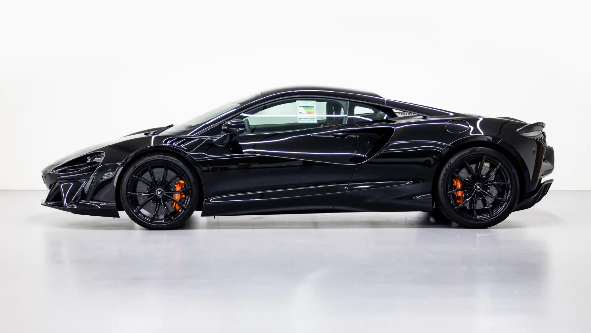 Rent McLaren Artura BLACK 2024 in Dubai , UAE 