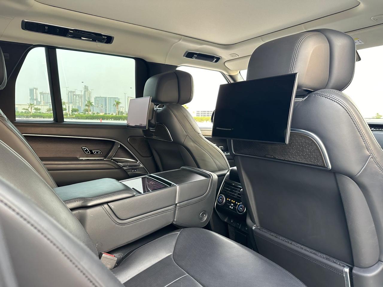 Rent Range-Rover Vogue BLACK 2024 in Dubai , UAE 