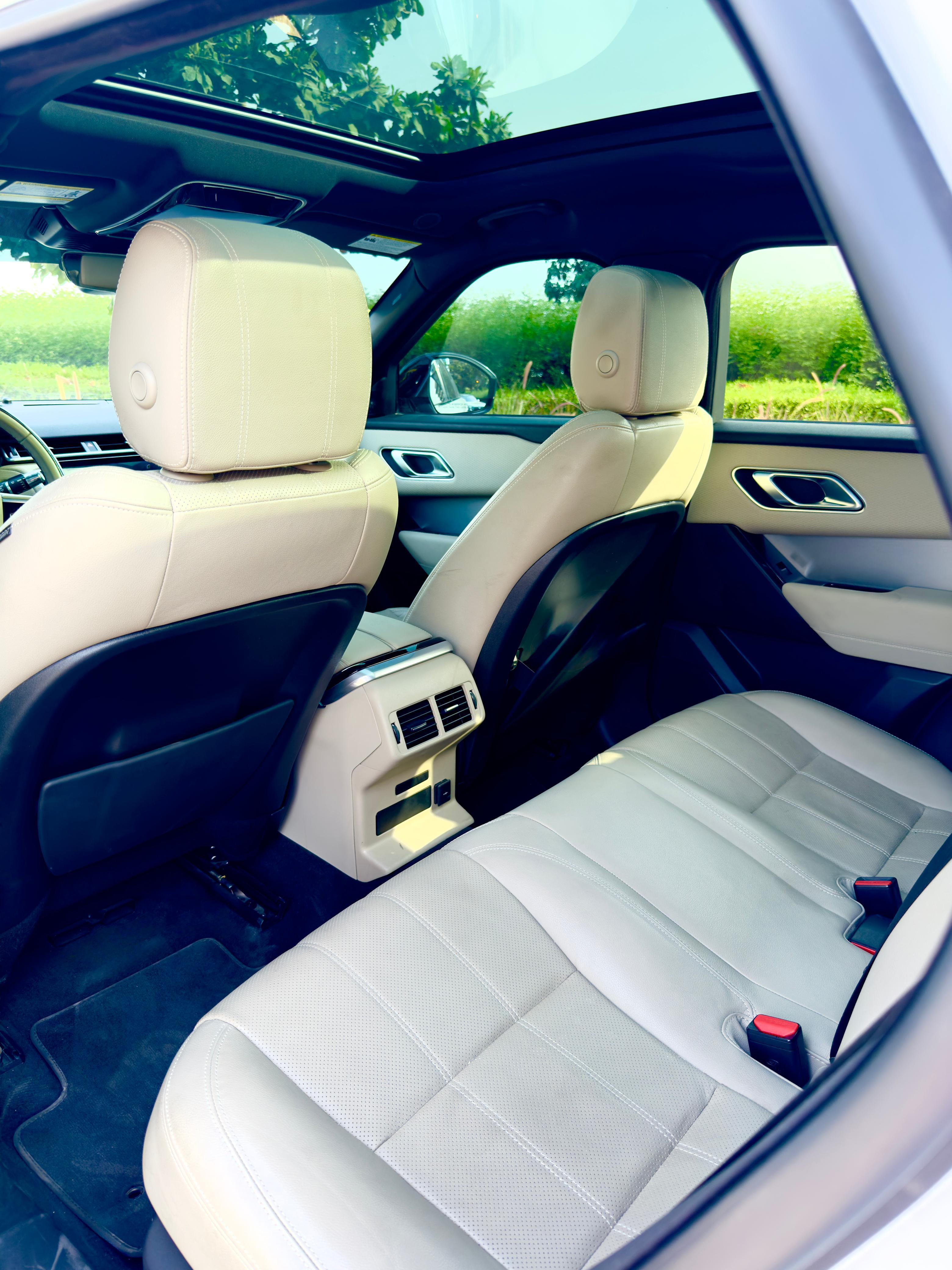 Rent Range-Rover Vogue WHITE 2021 in Dubai , UAE 