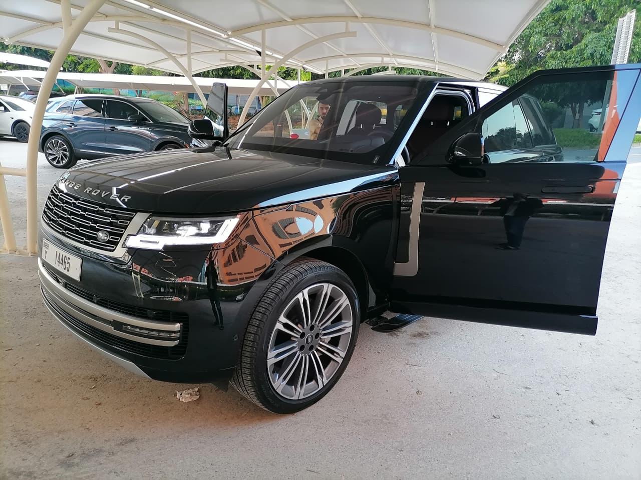 Rent Range-Rover Vogue BLACK 2024 in Dubai , UAE 