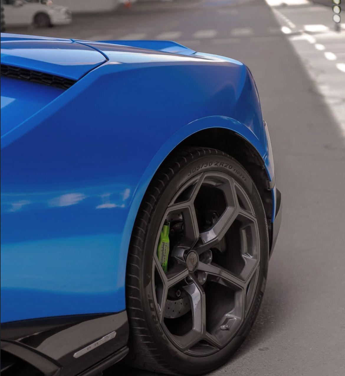 Rent Lamborghini Evo BLUE 2021 in Dubai , UAE 