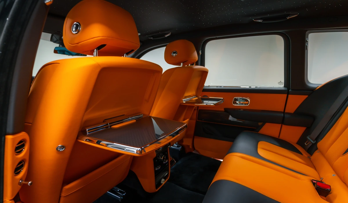 Rent Rolls-Royce Cullinan BLACK 2022 in Dubai , UAE 