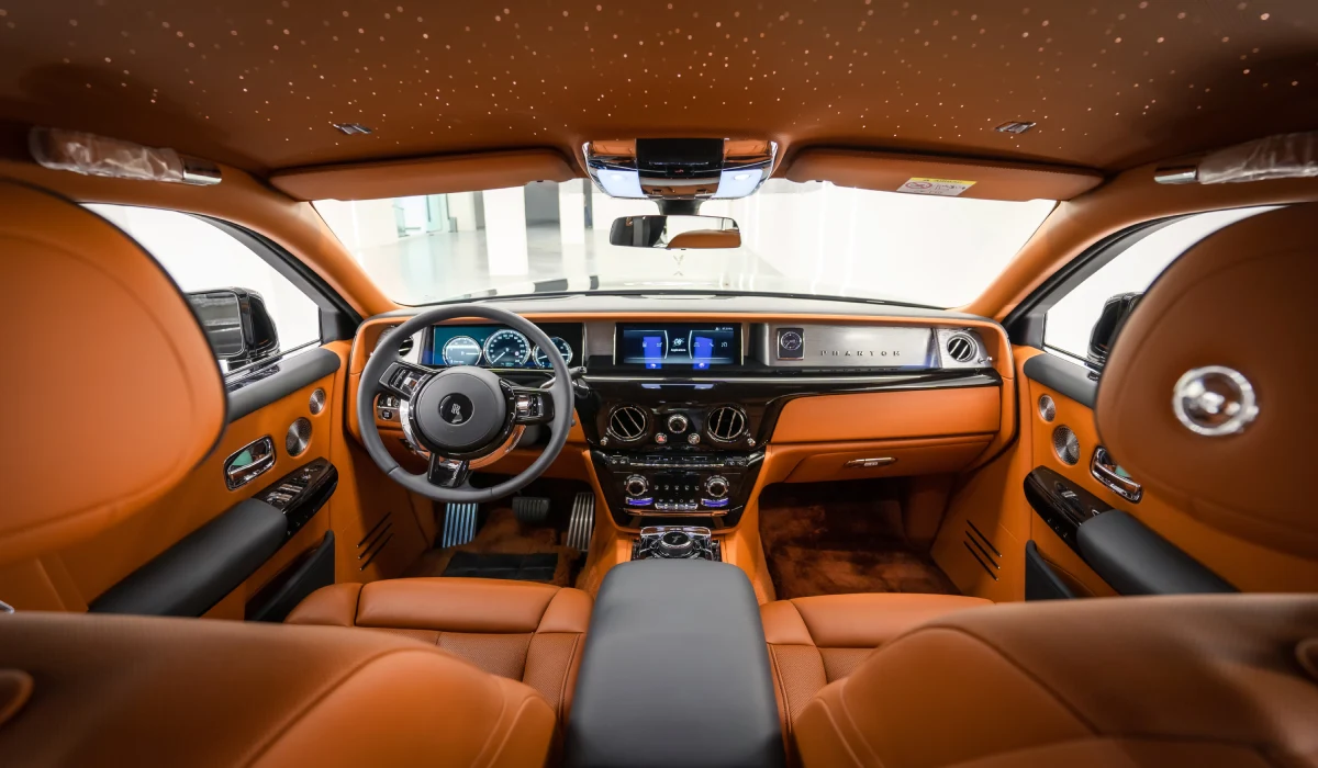 Rent Rolls-Royce Phantom BLACK 2022 in Dubai , UAE 