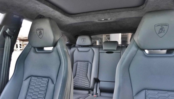 Rent Lamborghini Urus BLACK 2022 in Dubai , UAE 