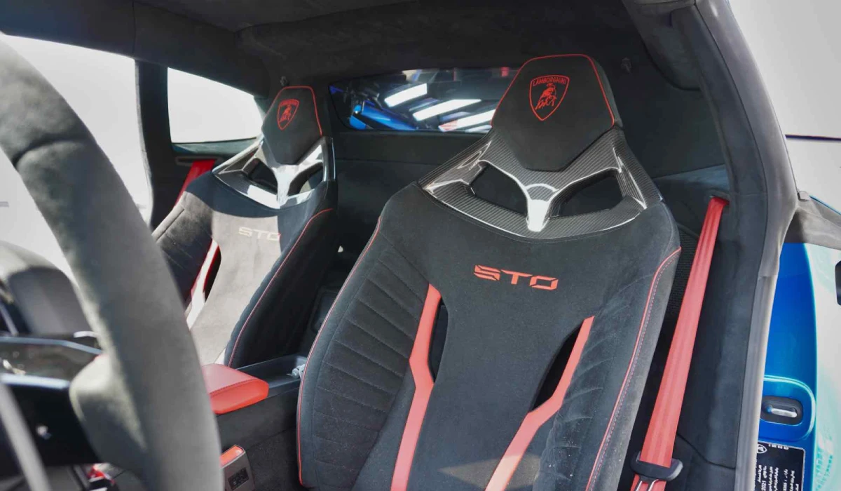Rent Lamborghini Huracan BEIGE 2022 in Dubai , UAE 