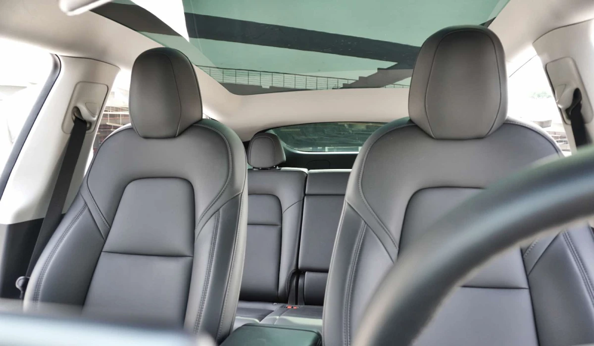 Rent Tesla Model 3 WHITE 2022 in Dubai , UAE 