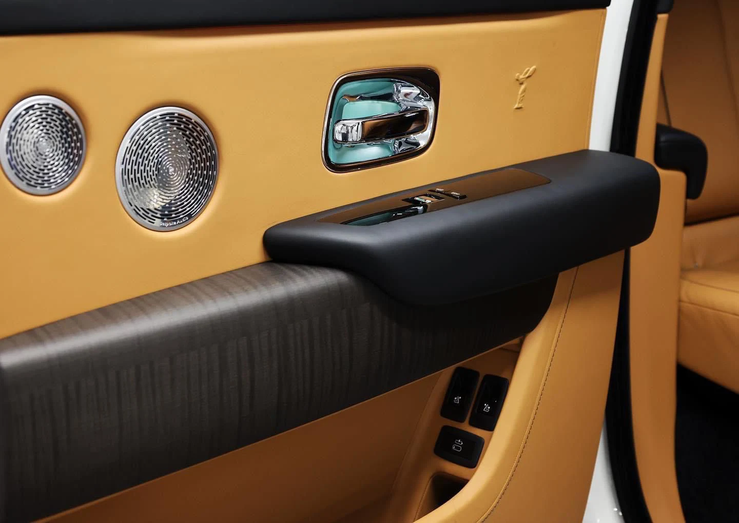 Rent Rolls-Royce Cullinan WHITE 2023 in Dubai , UAE 