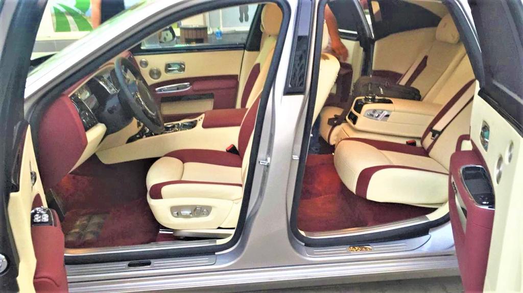 Rent Rolls-Royce Dawn GREY 2022 in Dubai , UAE 