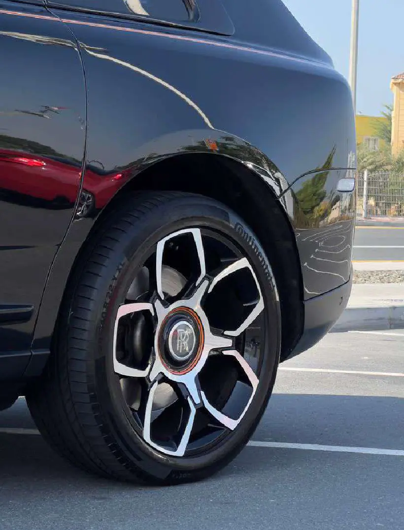 Rent Rolls-Royce Cullinan BLACK 2022 in Dubai , UAE 