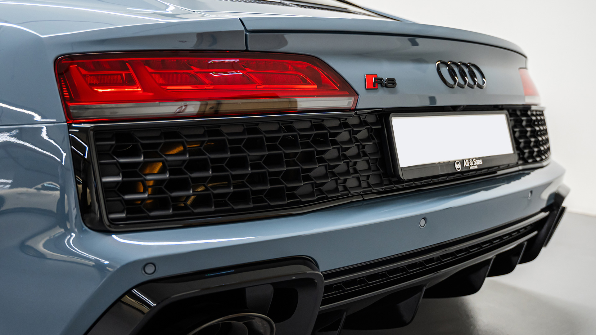 Rent Audi R8 BLUE 2023 in Dubai , UAE 